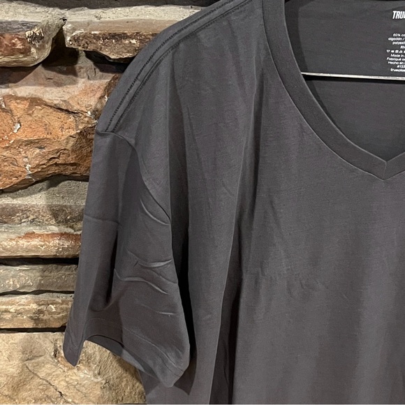 True Classic Carbon Gray V-Neck Cotton Blend T-Shirt - Picture 3 of 5